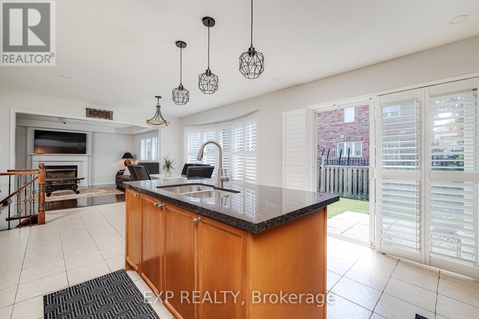 951 Cousens Terrace, Milton, Ontario  L9T 0E1 - Photo 5 - W12181414