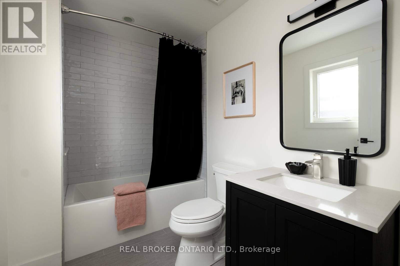 170 The Kingsway, Toronto, Ontario  M8X 2V6 - Photo 21 - W12181426