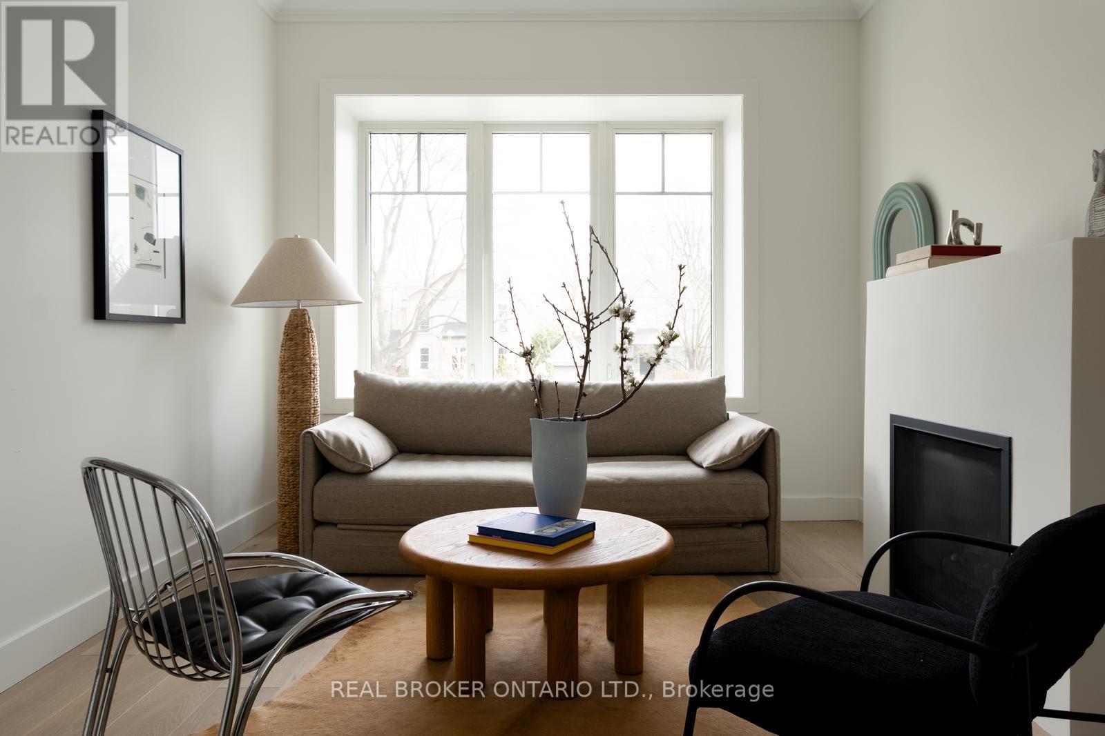 170 The Kingsway, Toronto, Ontario  M8X 2V6 - Photo 4 - W12181426