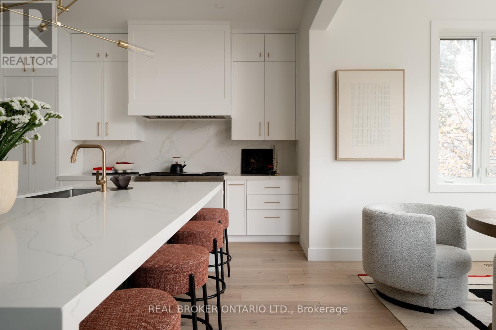 170 The Kingsway, Toronto, Ontario  M8X 2V6 - Photo 9 - W12181426