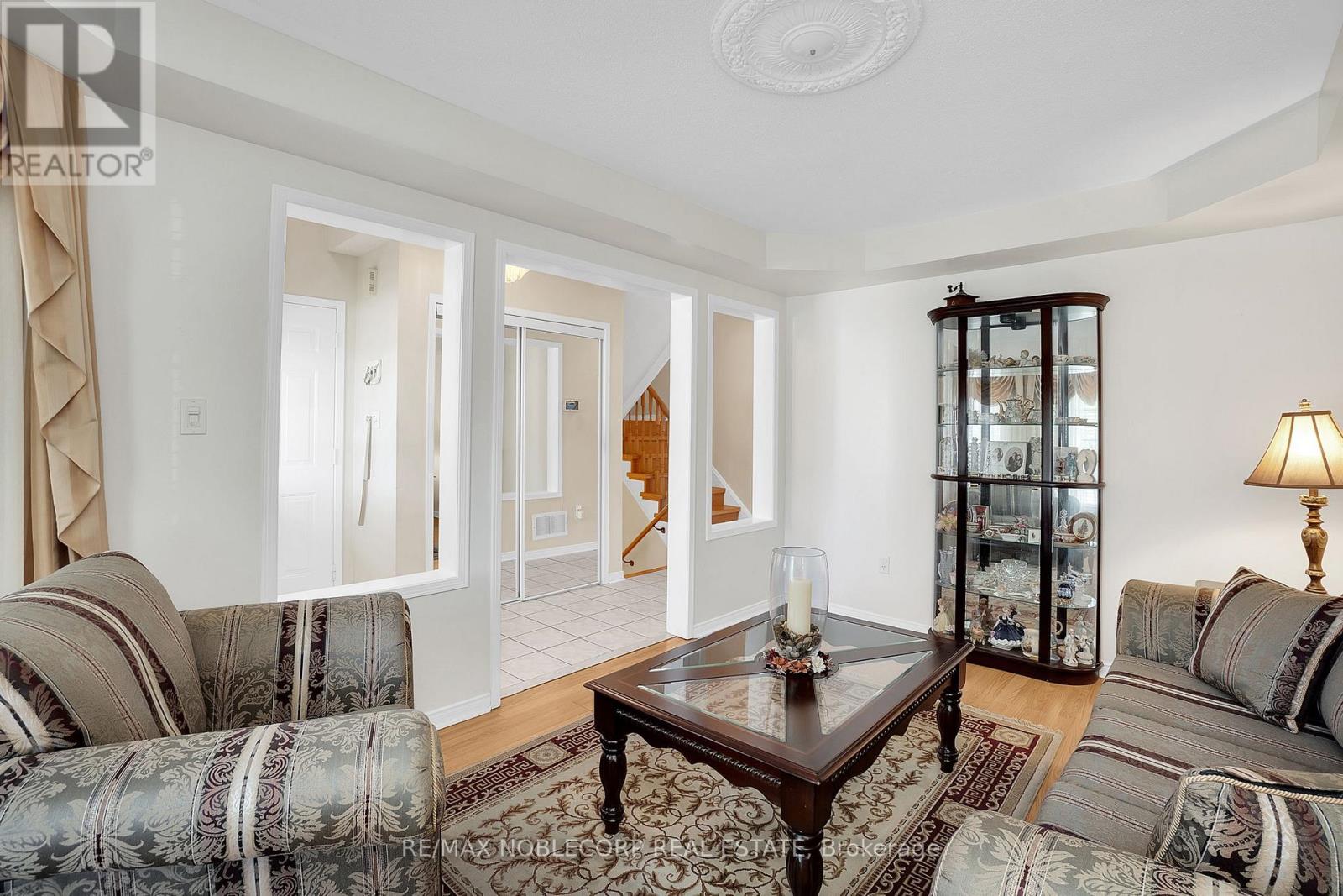 129 Queen Mary Drive, Brampton, Ontario  L7A 2R5 - Photo 11 - W12181458