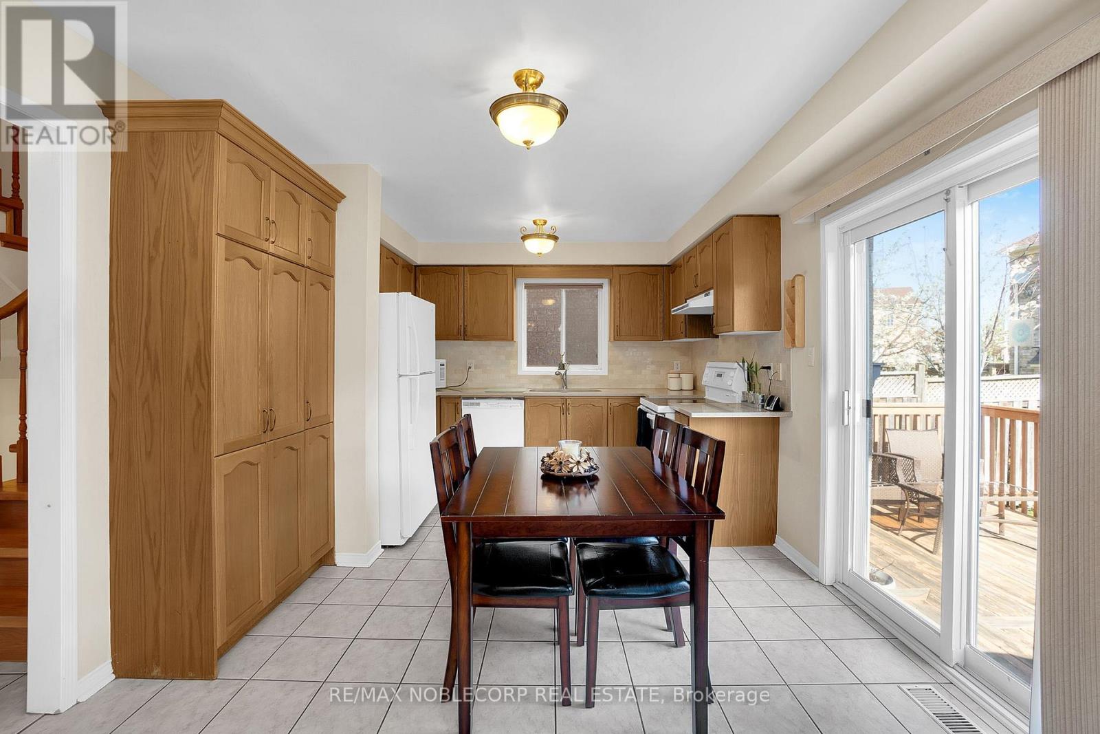 129 Queen Mary Drive, Brampton, Ontario  L7A 2R5 - Photo 17 - W12181458