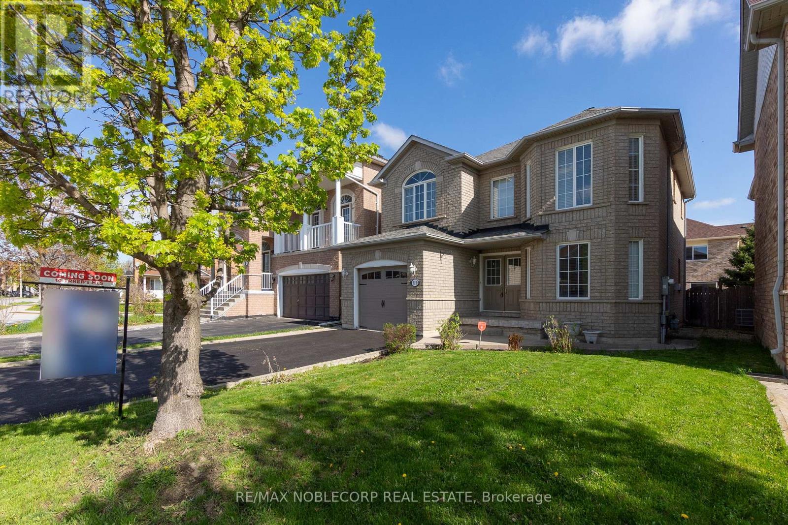129 Queen Mary Drive, Brampton, Ontario  L7A 2R5 - Photo 5 - W12181458
