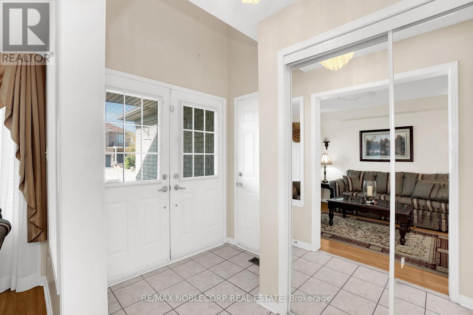 129 Queen Mary Drive, Brampton, Ontario  L7A 2R5 - Photo 7 - W12181458