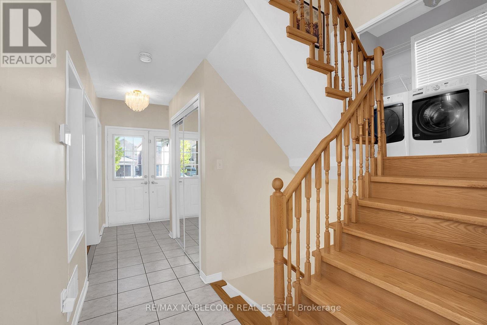 129 Queen Mary Drive, Brampton, Ontario  L7A 2R5 - Photo 9 - W12181458