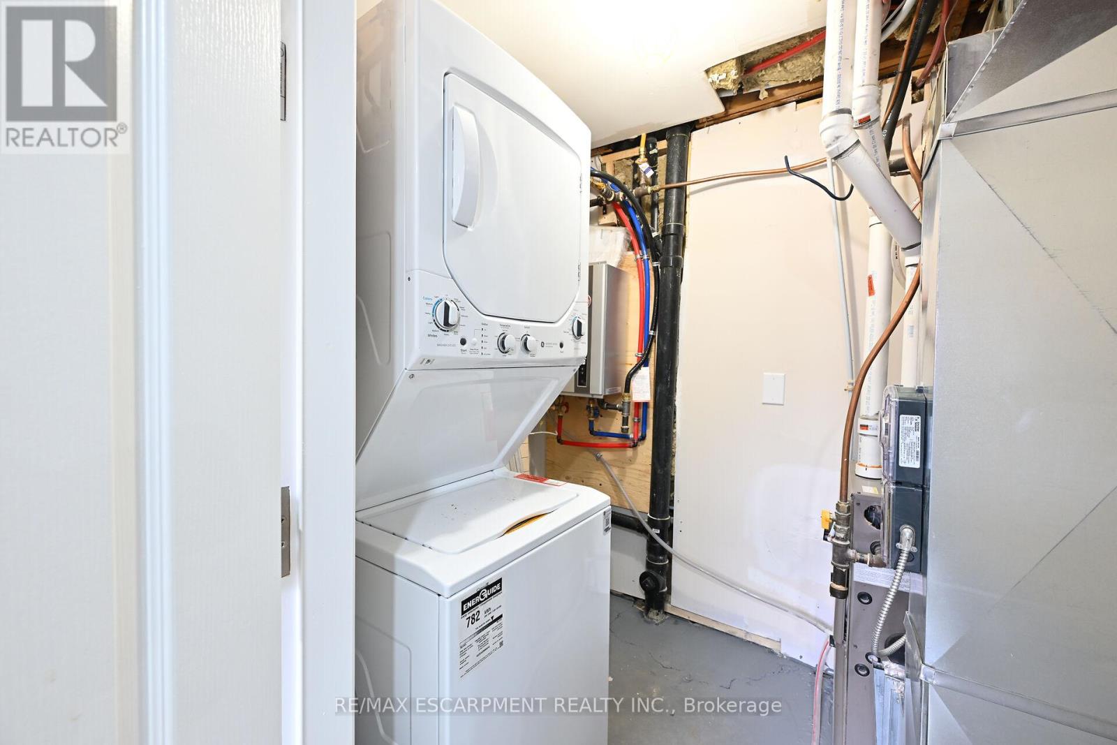 944 Concession Street, Hamilton (Raleigh), Ontario  L8V 1G2 - Photo 34 - X12181375