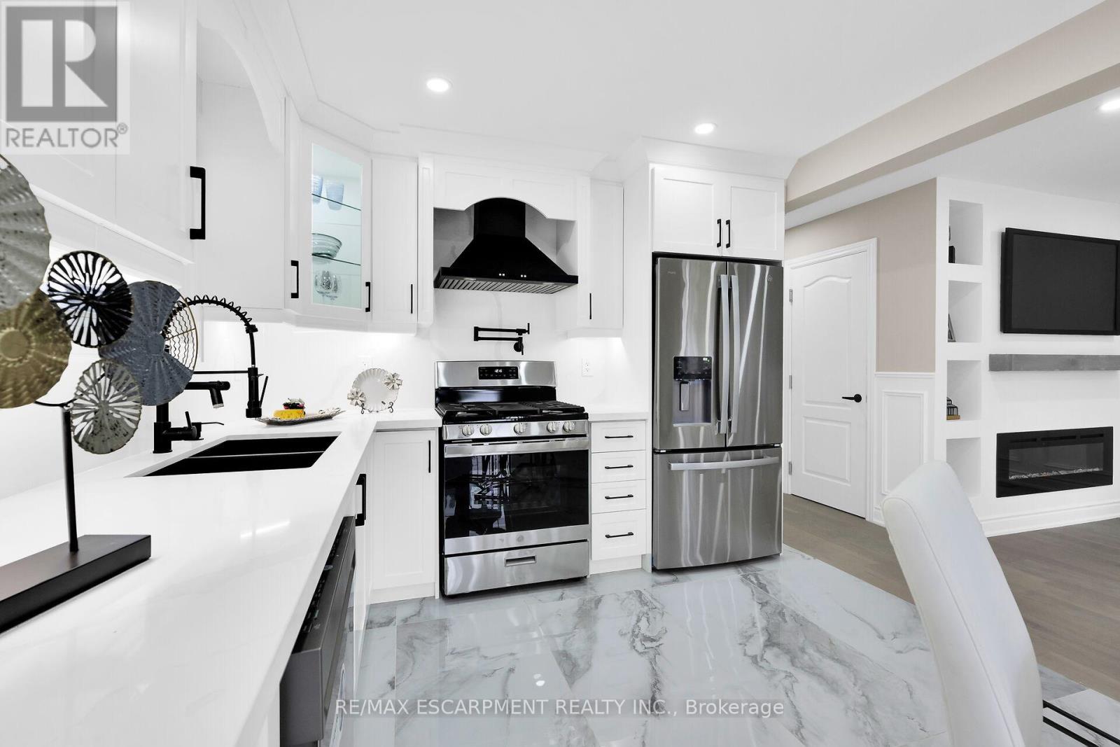 944 Concession Street, Hamilton, Ontario  L8V 1G2 - Photo 8 - X12181375