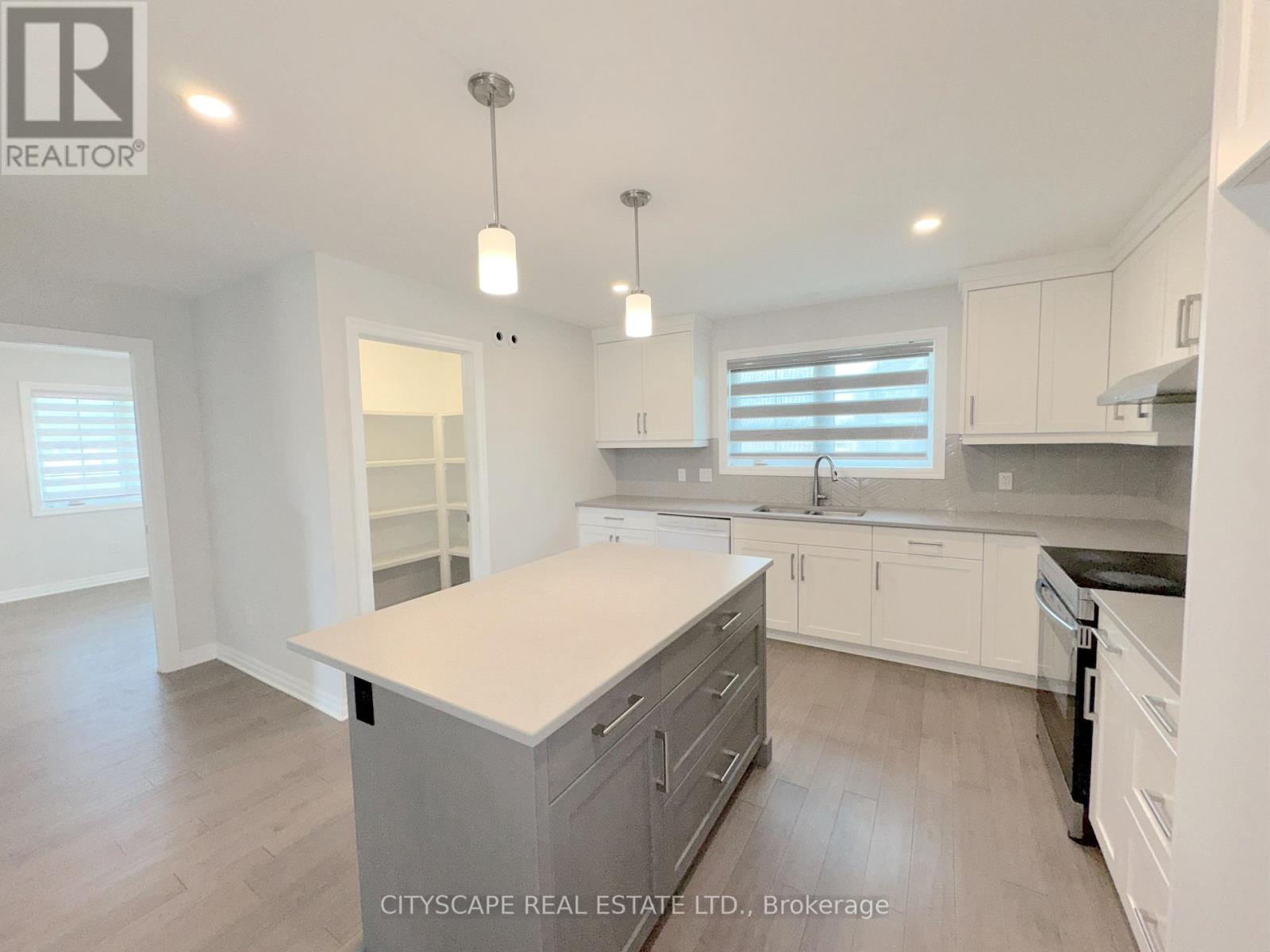 118 Benjamin Parkway, St. Thomas, Ontario  N5R 0L6 - Photo 9 - X12181395