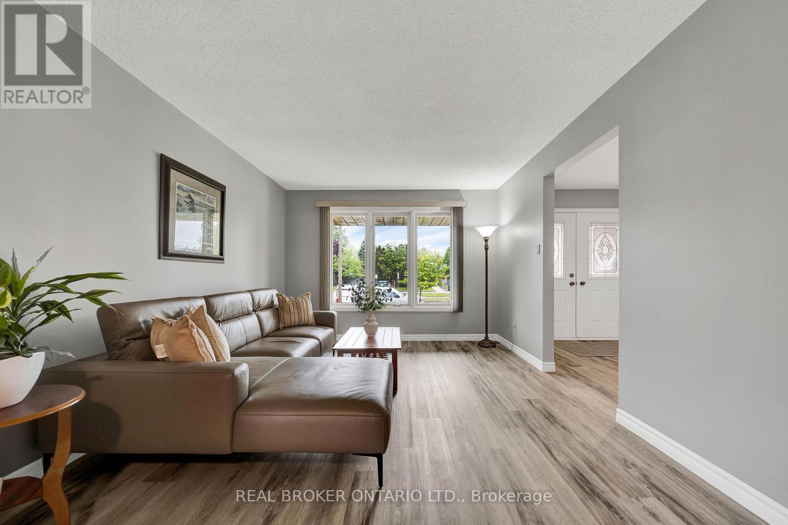 483 Northlake Drive, Waterloo, Ontario  N2V 2A4 - Photo 10 - X12181423