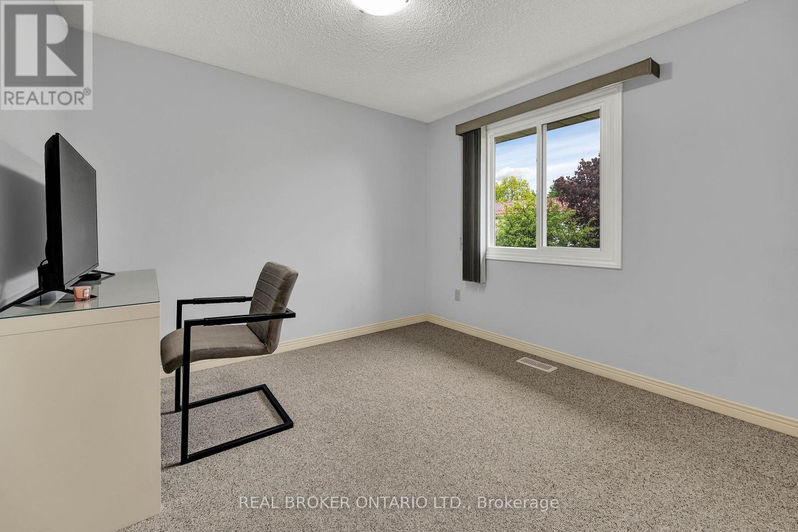483 Northlake Drive, Waterloo, Ontario  N2V 2A4 - Photo 21 - X12181423