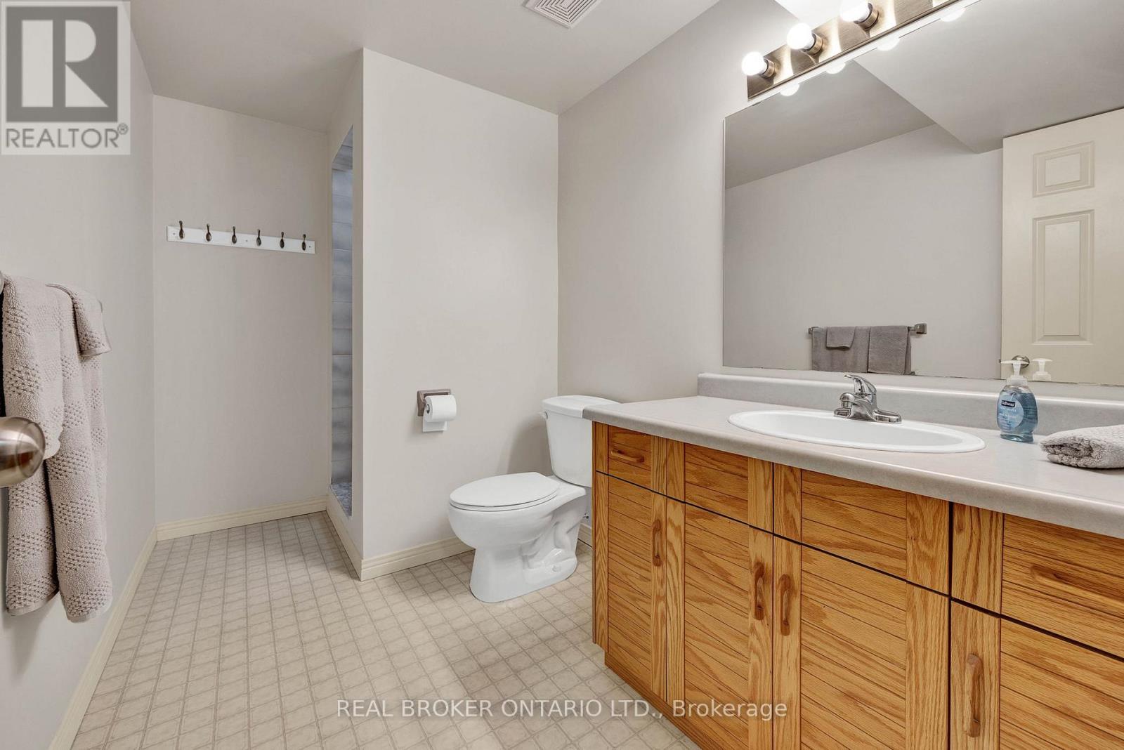 483 Northlake Drive, Waterloo, Ontario  N2V 2A4 - Photo 26 - X12181423