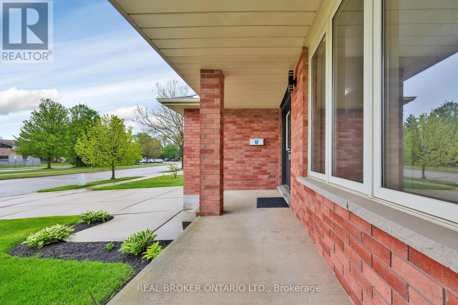 483 Northlake Drive, Waterloo, Ontario  N2V 2A4 - Photo 38 - X12181423
