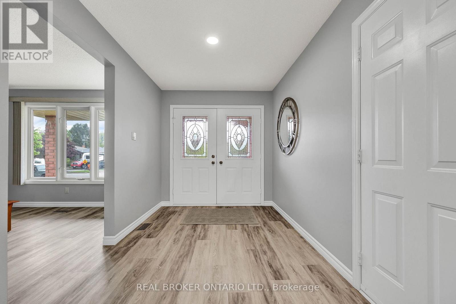 Property at 483 NORTHLAKE DRIVE image 4