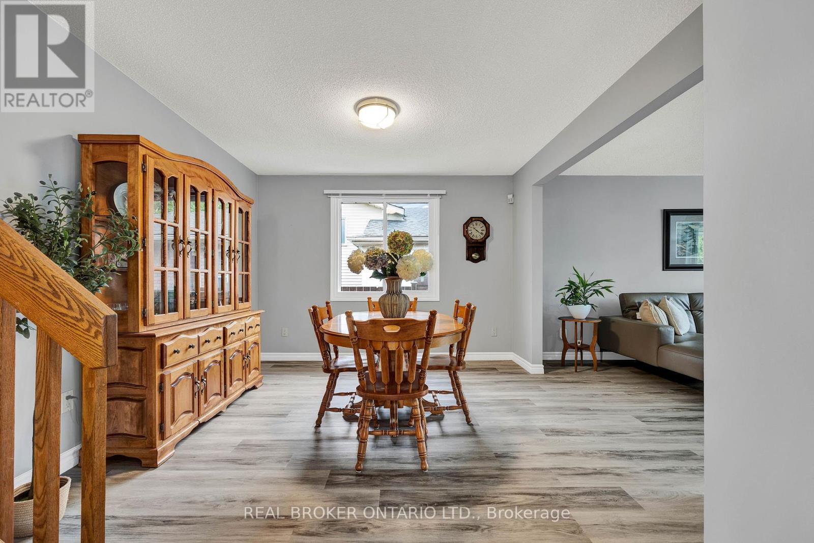 483 Northlake Drive, Waterloo, Ontario  N2V 2A4 - Photo 8 - X12181423