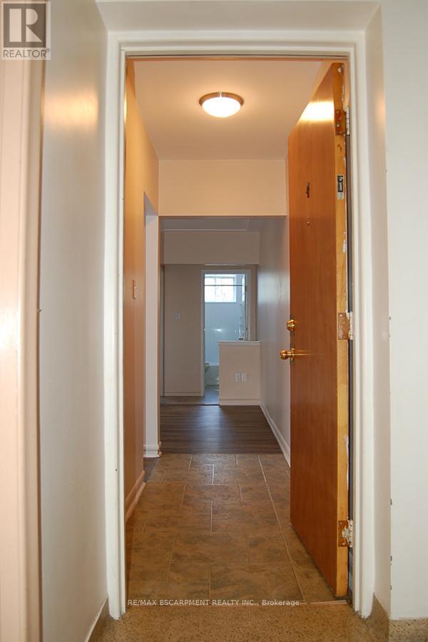 1284 Fennell Avenue E, Hamilton (Huntington), Ontario  L8T 1T5 - Photo 20 - X12181430