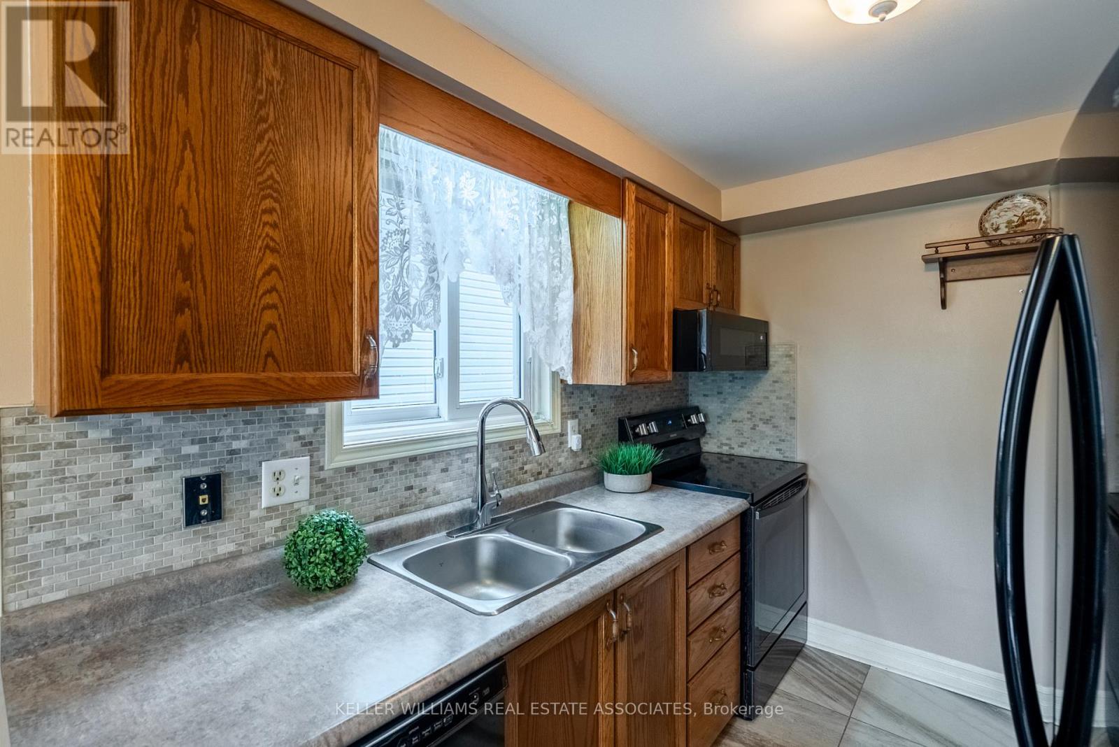 165 Highbrook Street, Kitchener, Ontario  N2E 3P6 - Photo 20 - X12181443