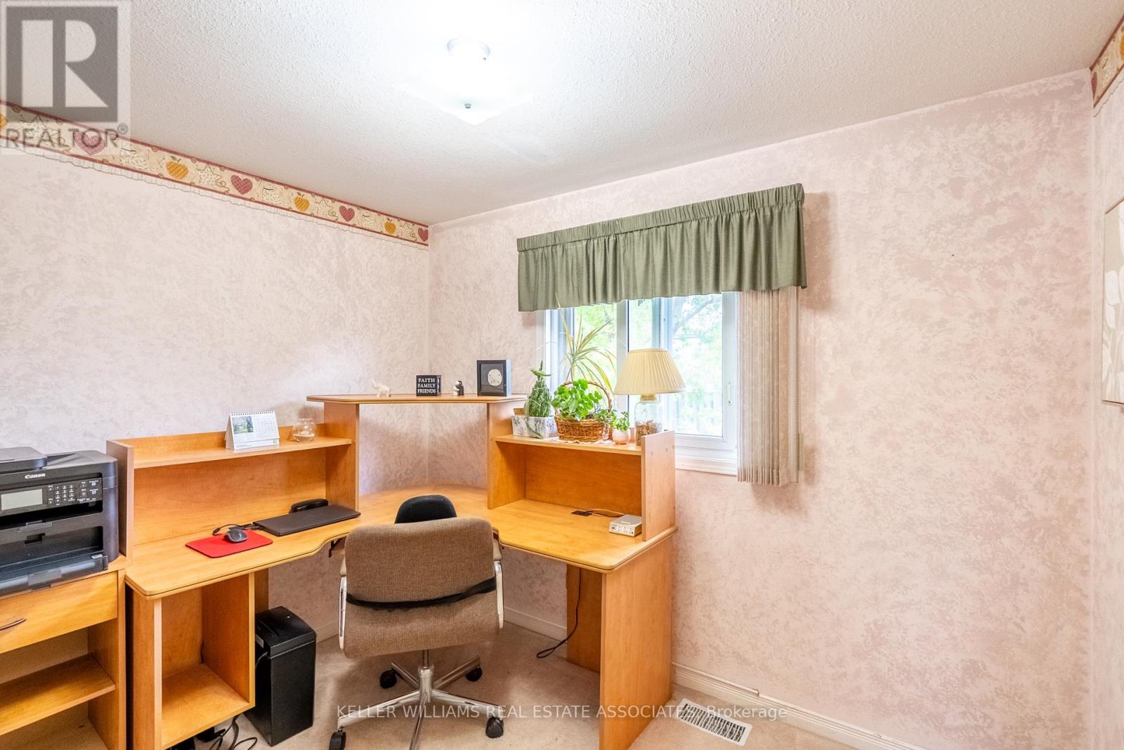 165 Highbrook Street, Kitchener, Ontario  N2E 3P6 - Photo 38 - X12181443