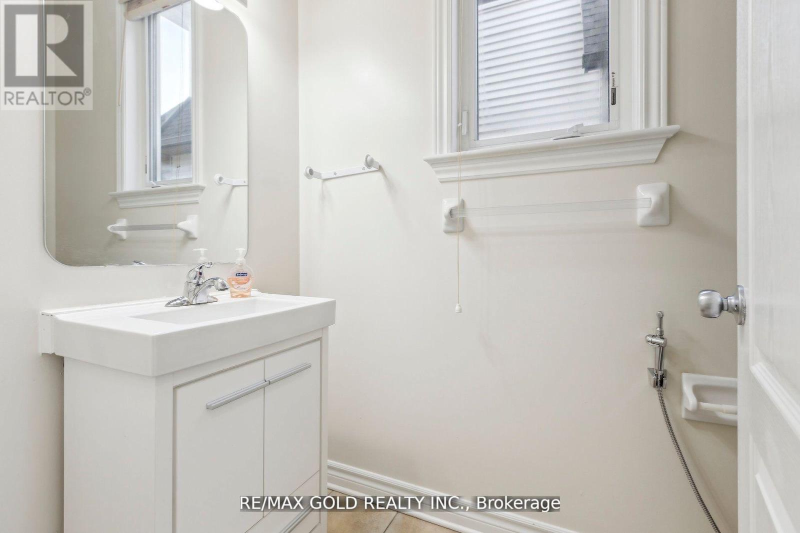 906 Verbena Crescent, Ottawa, Ontario  K1T 0K4 - Photo 18 - X12181467