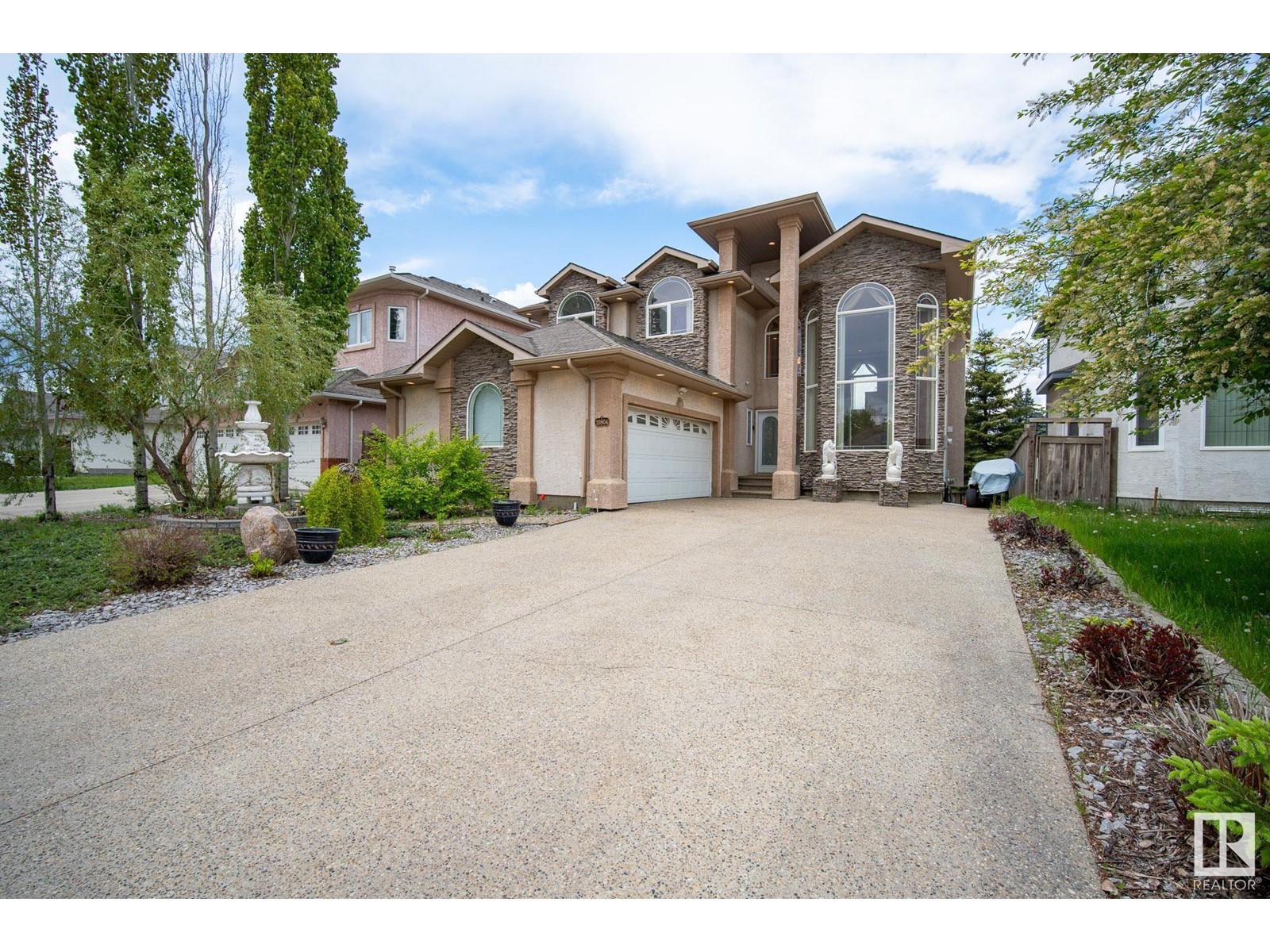 Property at 10804 6 AV SW image 3