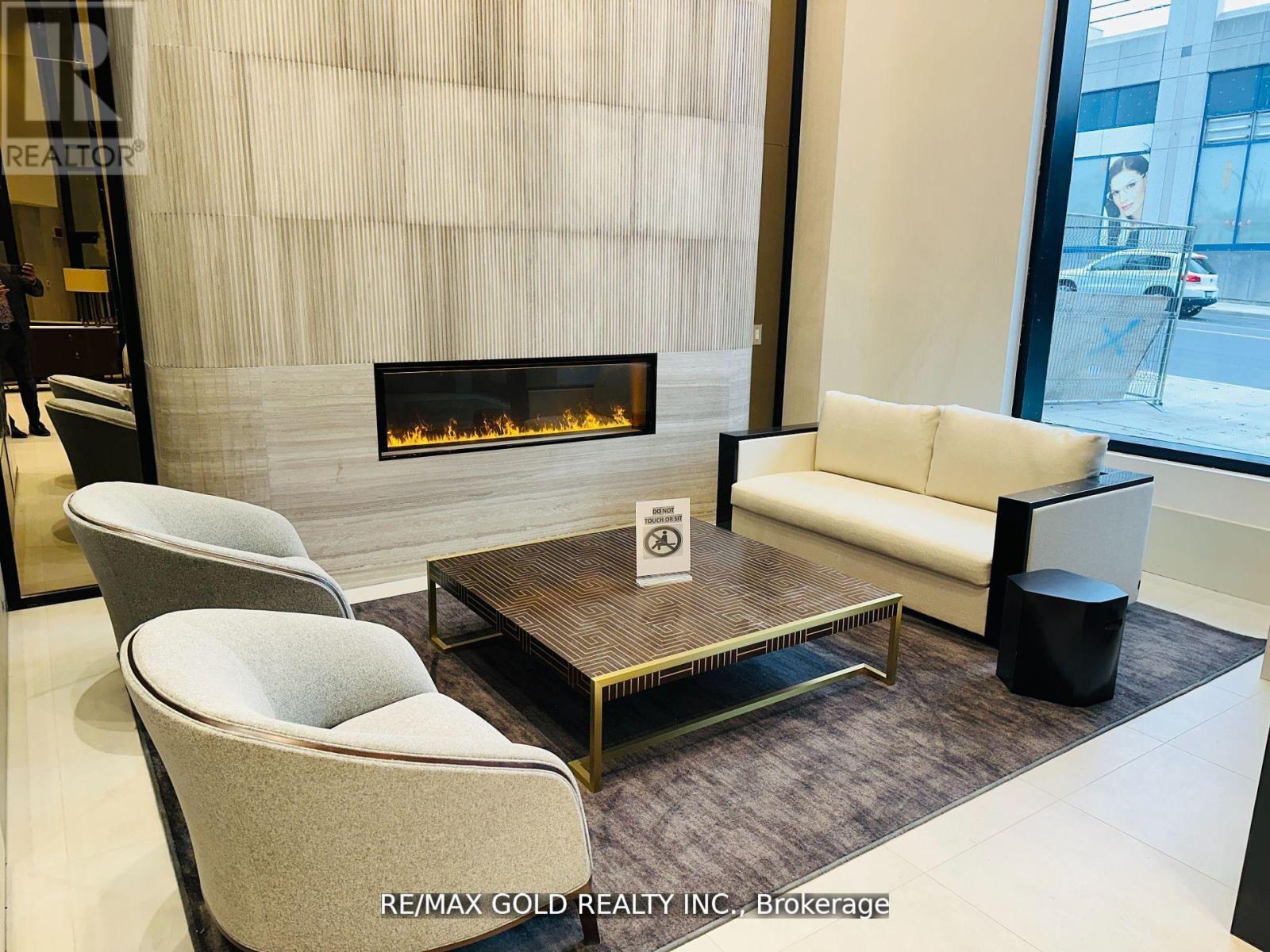 216 - 2020 Bathurst Street, Toronto (Humewood-Cedarvale), Ontario  M5P 3L1 - Photo 3 - C12181665