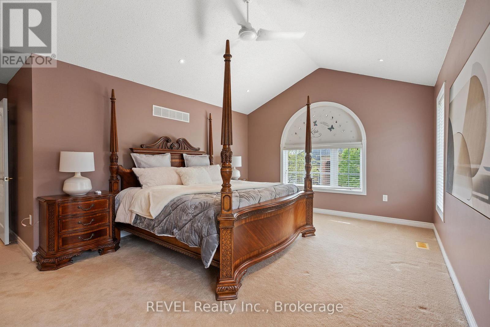 42 Vinifera Drive, Grimsby (Grimsby East), Ontario  L3M 5S1 - Photo 24 - X12181725