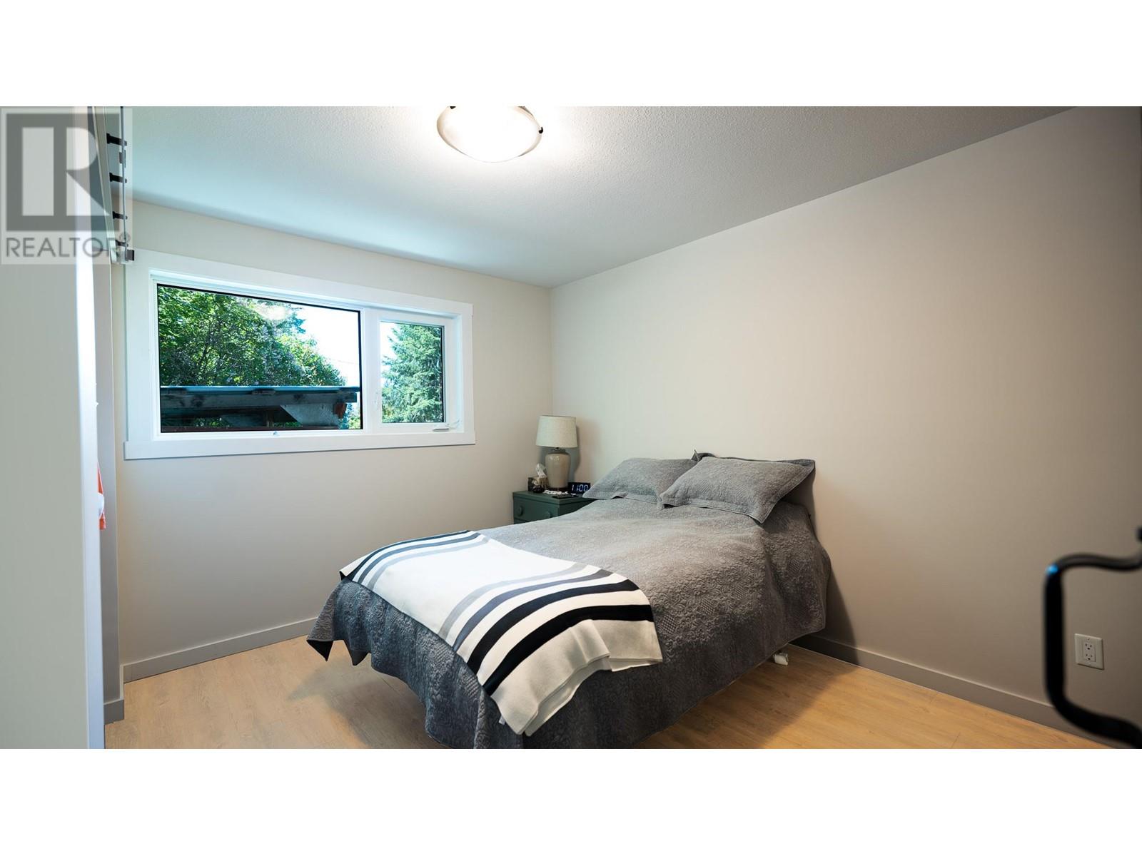 4254 YELLOWHEAD Highway S, Barriere, BC V0E1E0