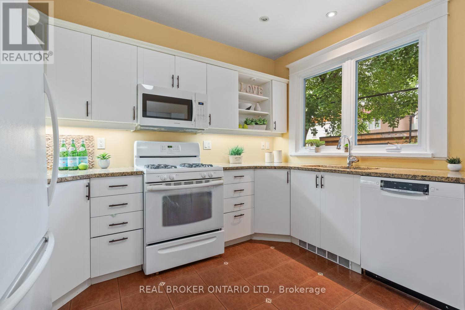 23 Muriel Avenue, Toronto (Danforth), Ontario  M4J 2X8 - Photo 10 - E12181524