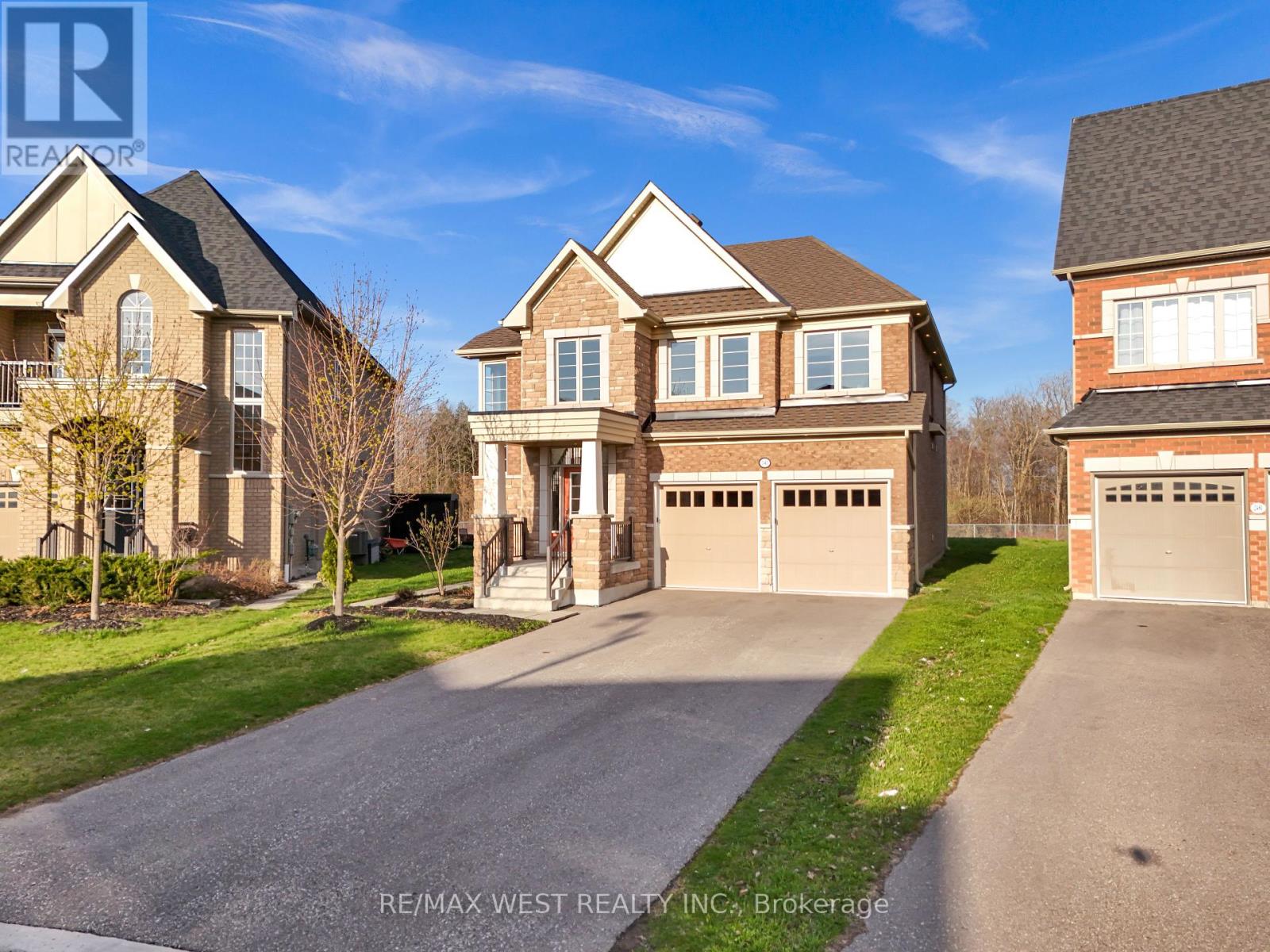 2485 BANDSMAN CRESCENT, Oshawa, Ontario