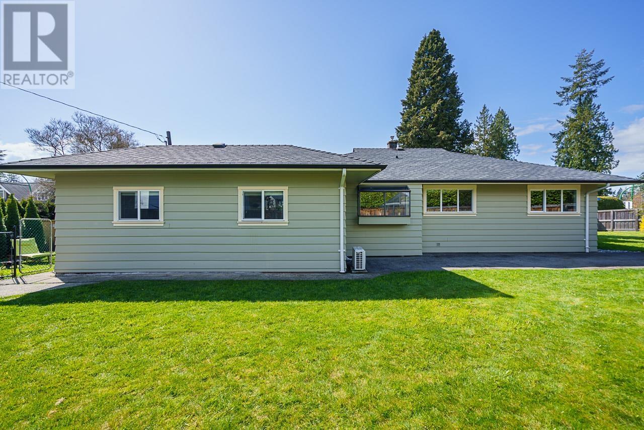 2940 Colwood Drive, North Vancouver, British Columbia  V7R 3M9 - Photo 16 - R3008721