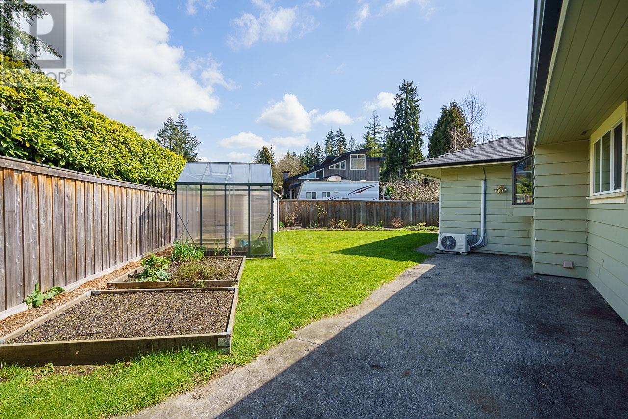2940 Colwood Drive, North Vancouver, British Columbia  V7R 3M9 - Photo 17 - R3008721