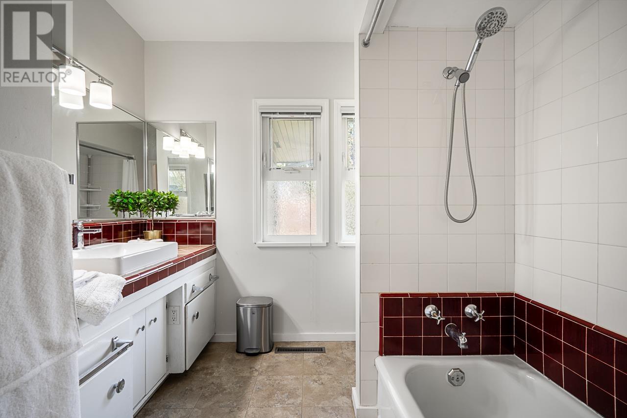 2940 Colwood Drive, North Vancouver, British Columbia  V7R 3M9 - Photo 26 - R3008721