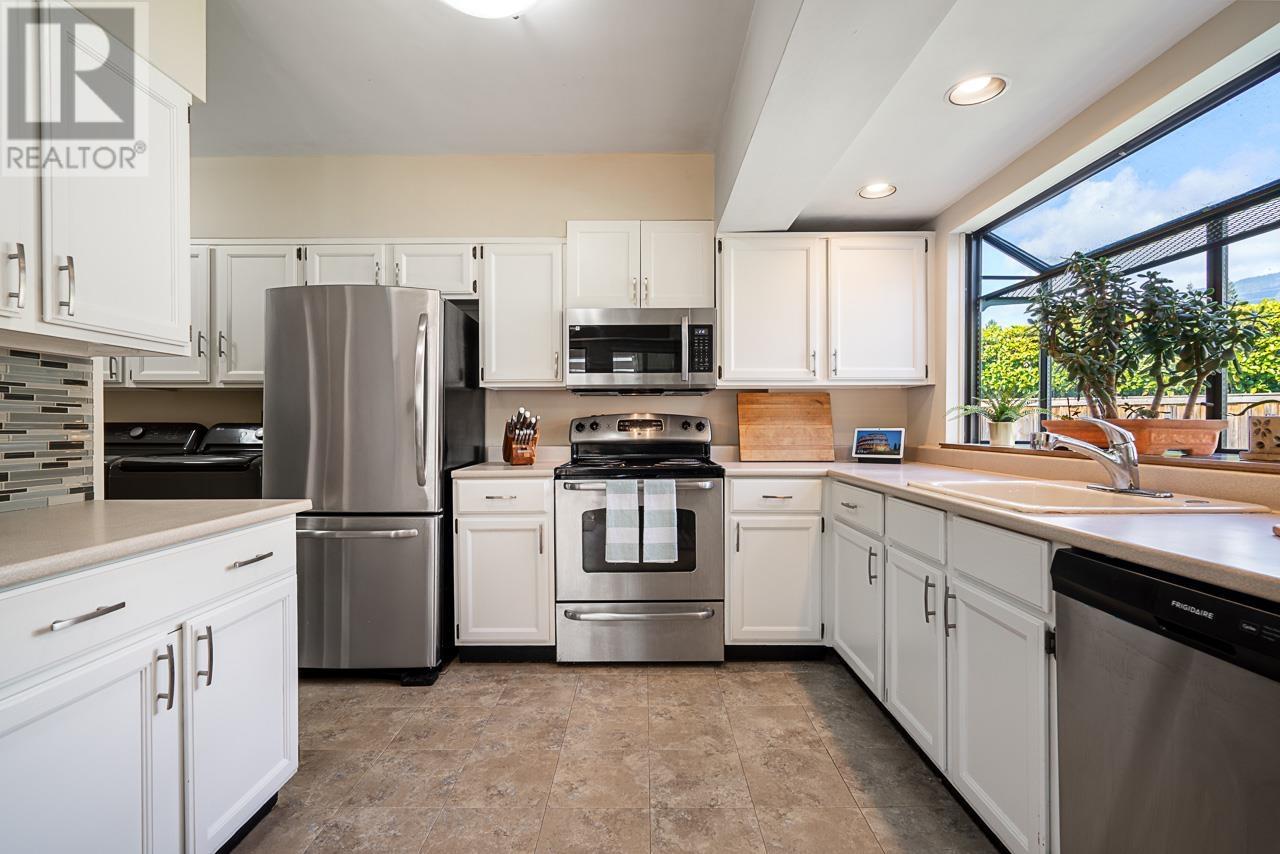 2940 Colwood Drive, North Vancouver, British Columbia  V7R 3M9 - Photo 7 - R3008721