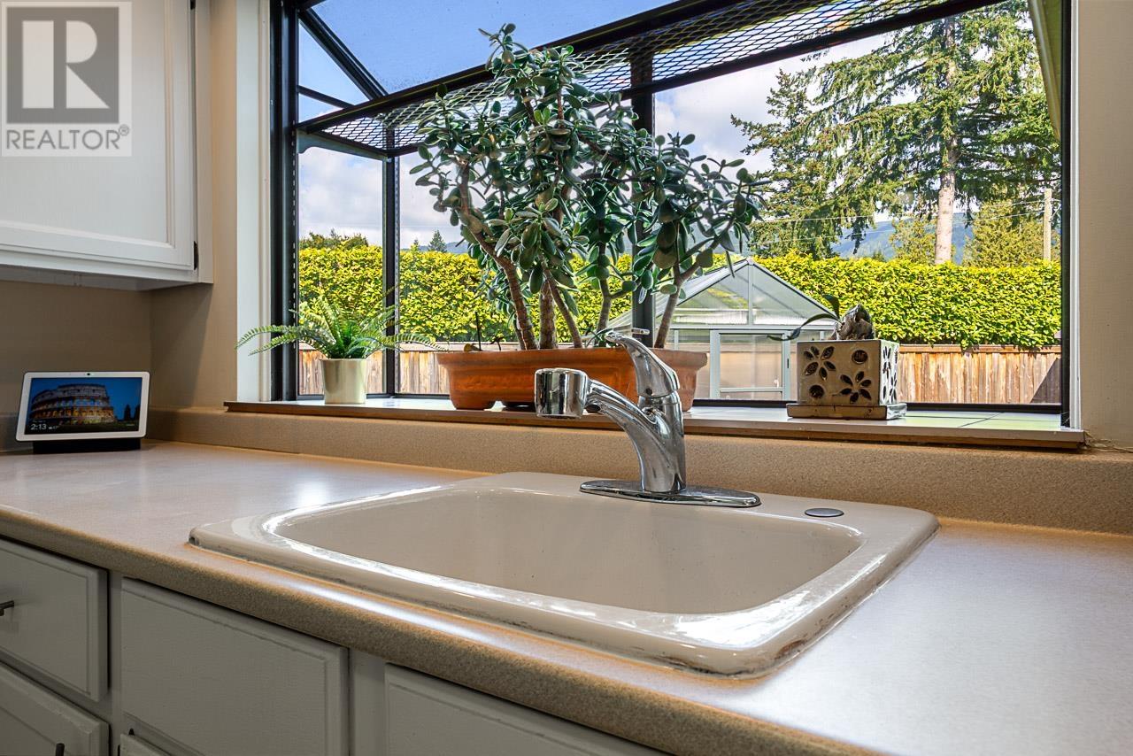 2940 Colwood Drive, North Vancouver, British Columbia  V7R 3M9 - Photo 9 - R3008721