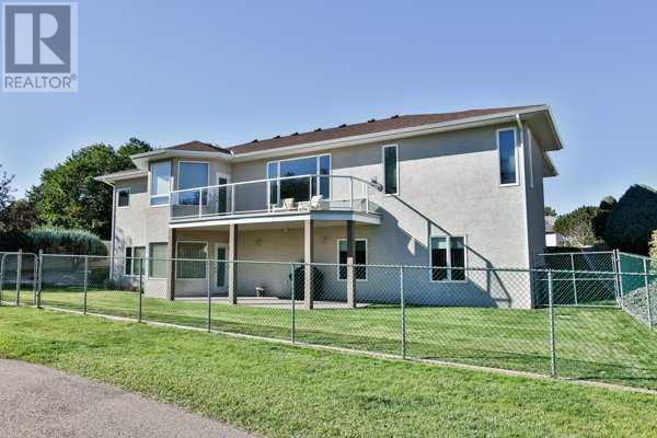 Property at 77 Fairmont Park Landing S image 2