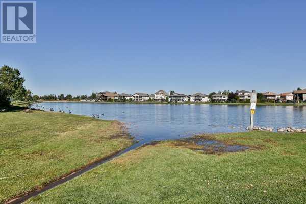 Property at 77 Fairmont Park Landing S image 3