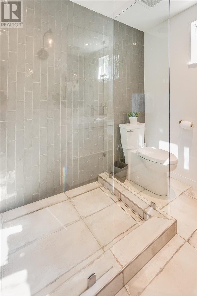 Property at 614 JOSEPHINE Street image 5