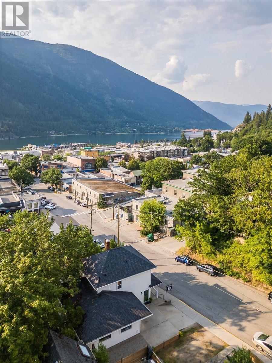 614 JOSEPHINE Street, Nelson, BC V1L1W7