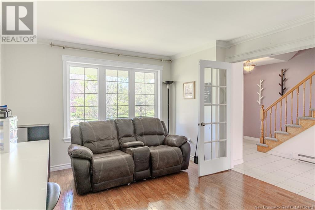 Property at 108 Cedar Ridge Boulevard image 4