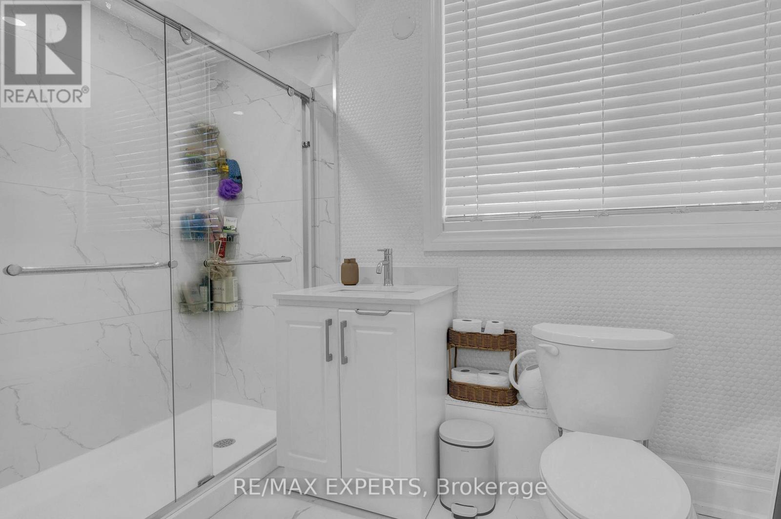 Unit 1 - 176 Dale Crescent, Bradford West Gwillimbury, Ontario  L0L 1L0 - Photo 2 - N12181492