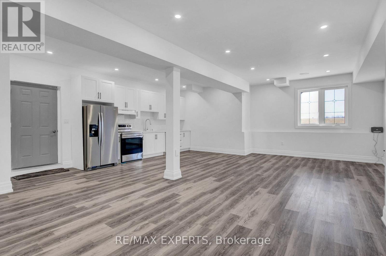 Unit 1 - 176 Dale Crescent, Bradford West Gwillimbury, Ontario  L0L 1L0 - Photo 3 - N12181492