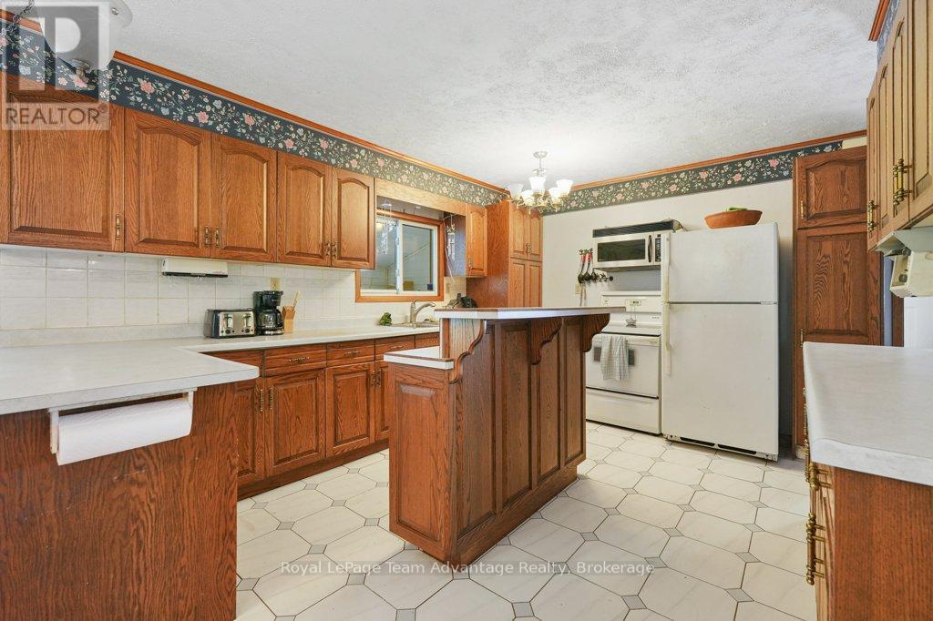 15 Labrash Lake Road, Whitestone, Ontario  P0A 1G0 - Photo 16 - X12181740