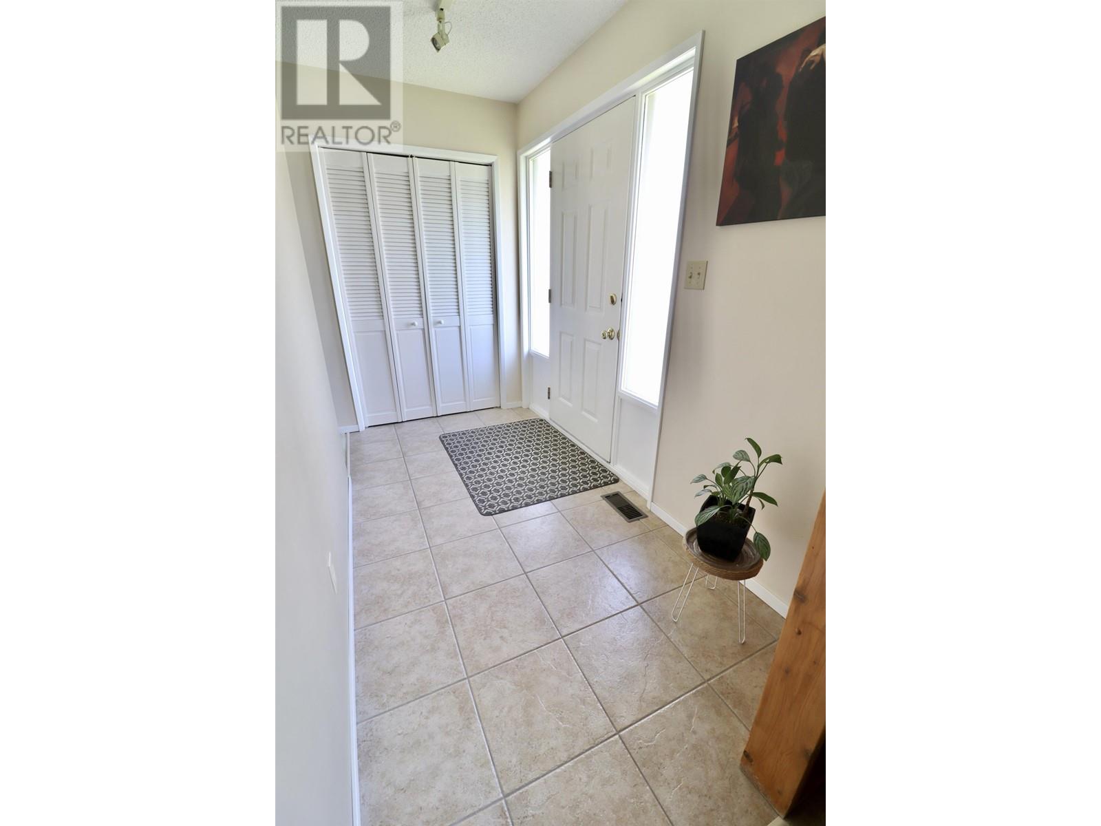 8288 St John Crescent, Prince George, British Columbia  V2N 4H8 - Photo 3 - R3008738