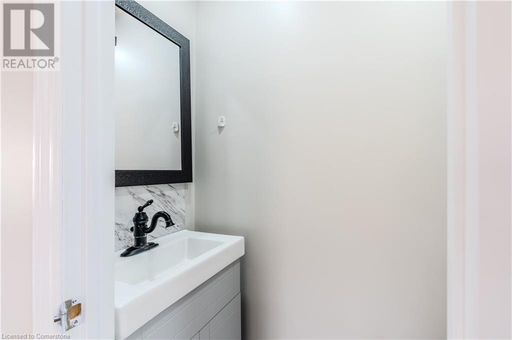 29b Helene Crescent, Waterloo, Ontario  N2L 5E6 - Photo 6 - 40735025