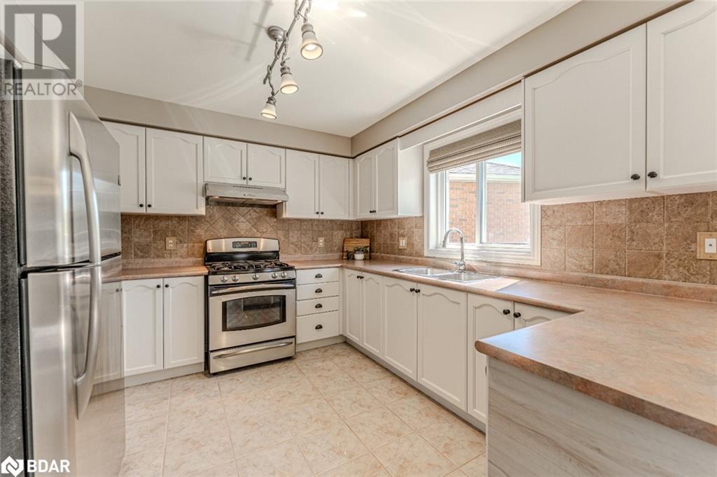 10 Mcavoy Drive, Barrie, Ontario  L4N 0R1 - Photo 4 - 40732982