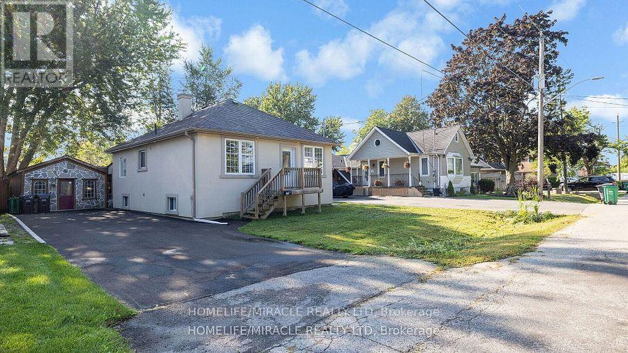 112 TROY STREET, Mississauga, Ontario