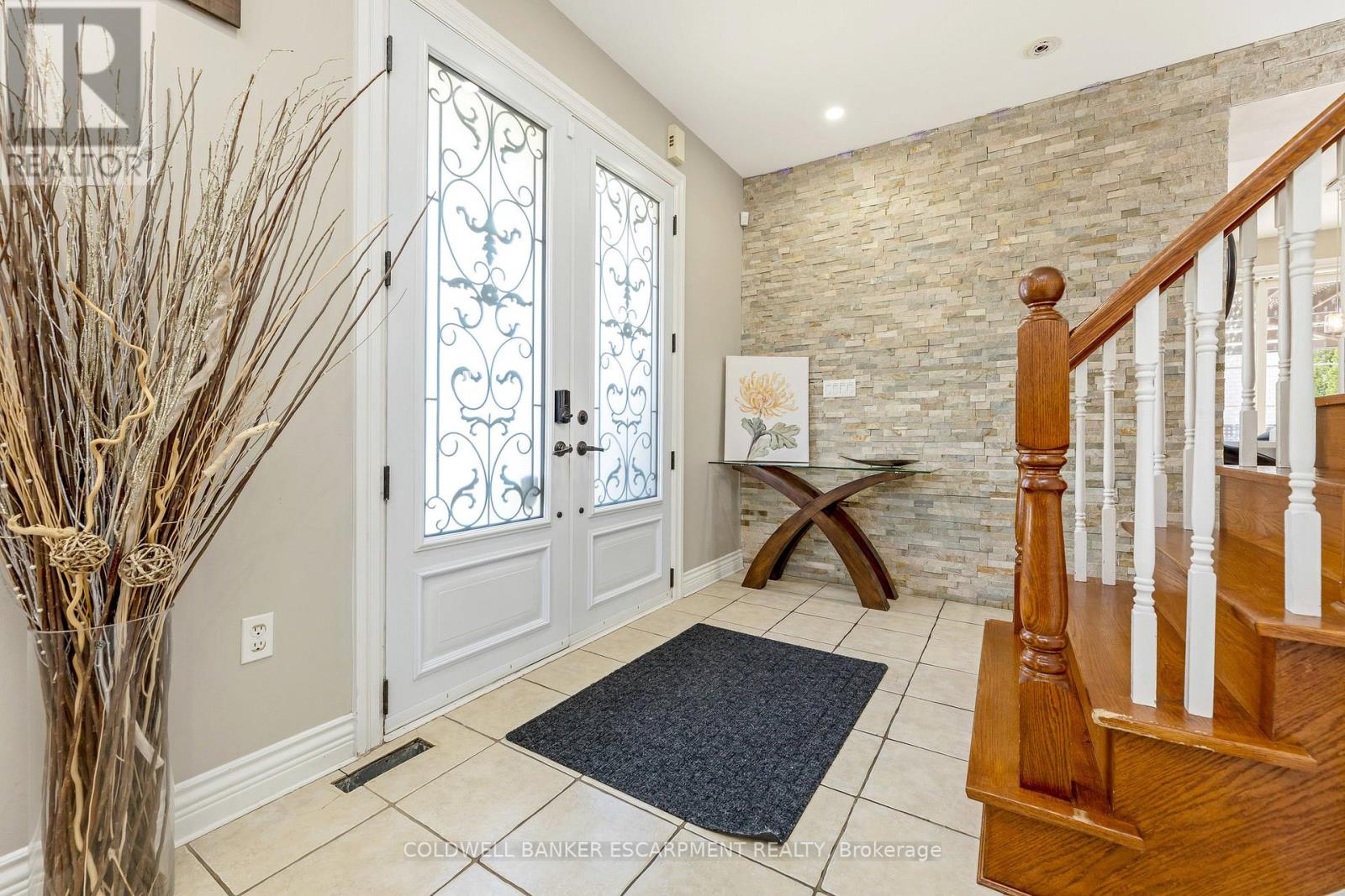 3927 Mayla Drive, Mississauga (Churchill Meadows), Ontario  L5M 7Y9 - Photo 6 - W12177358