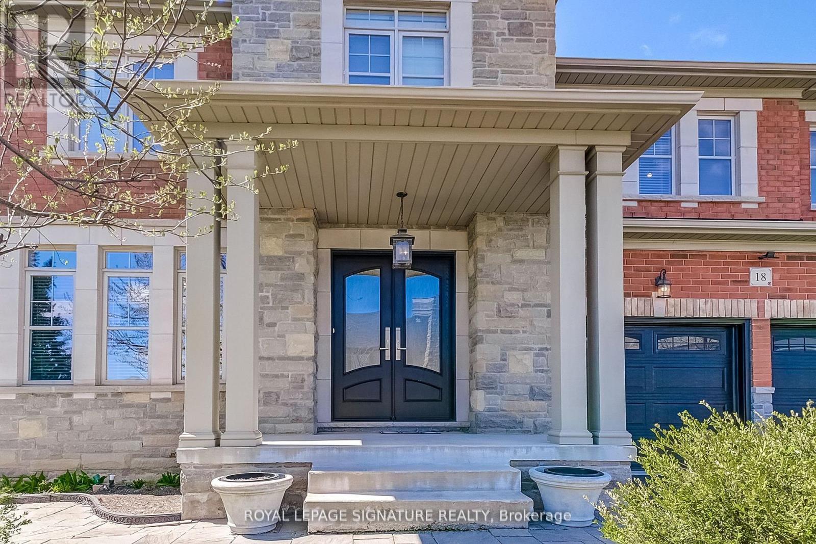 18 Flanders Road, Brampton, Ontario  L6X 0W4 - Photo 2 - W12181476