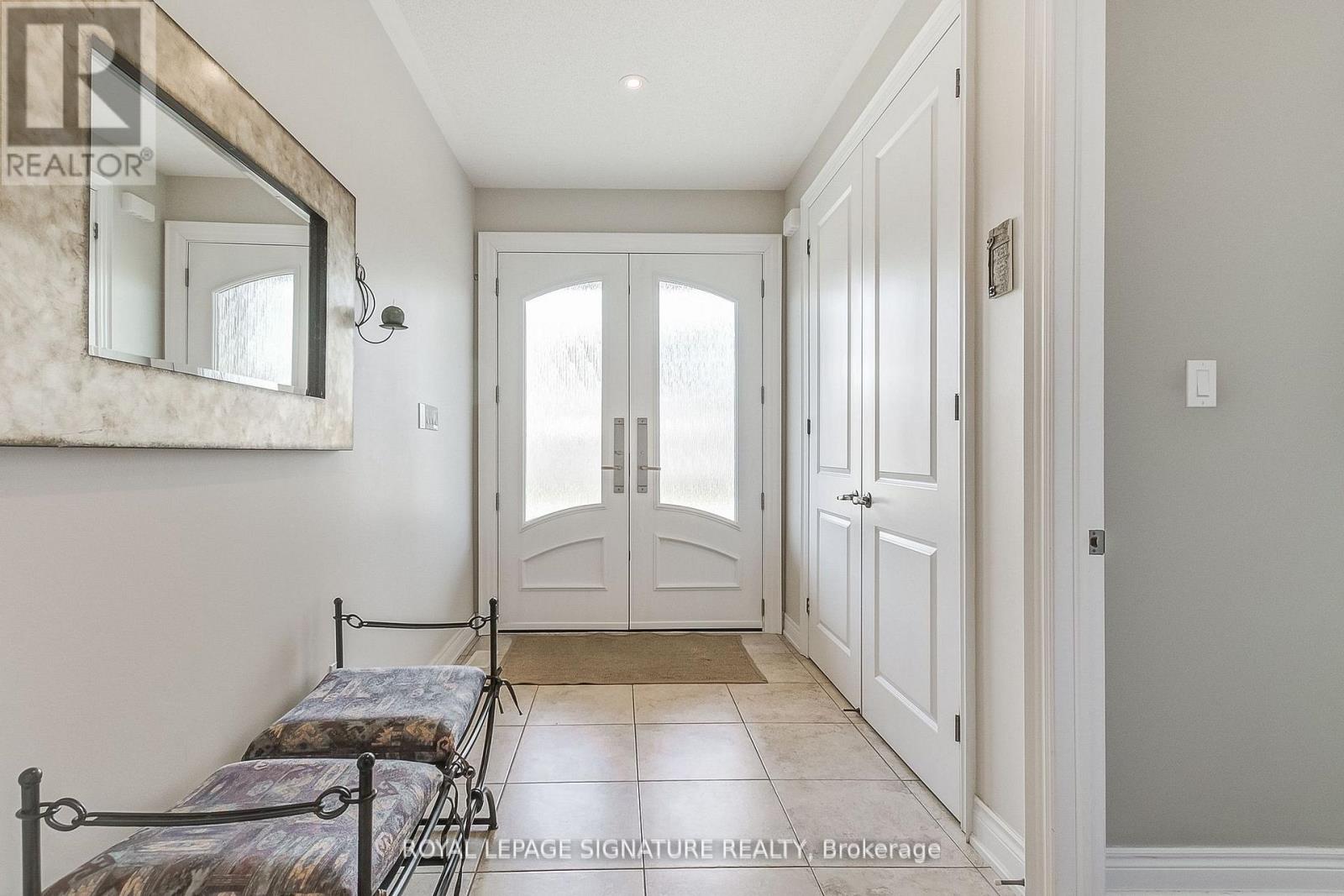 18 Flanders Road, Brampton, Ontario  L6X 0W4 - Photo 3 - W12181476