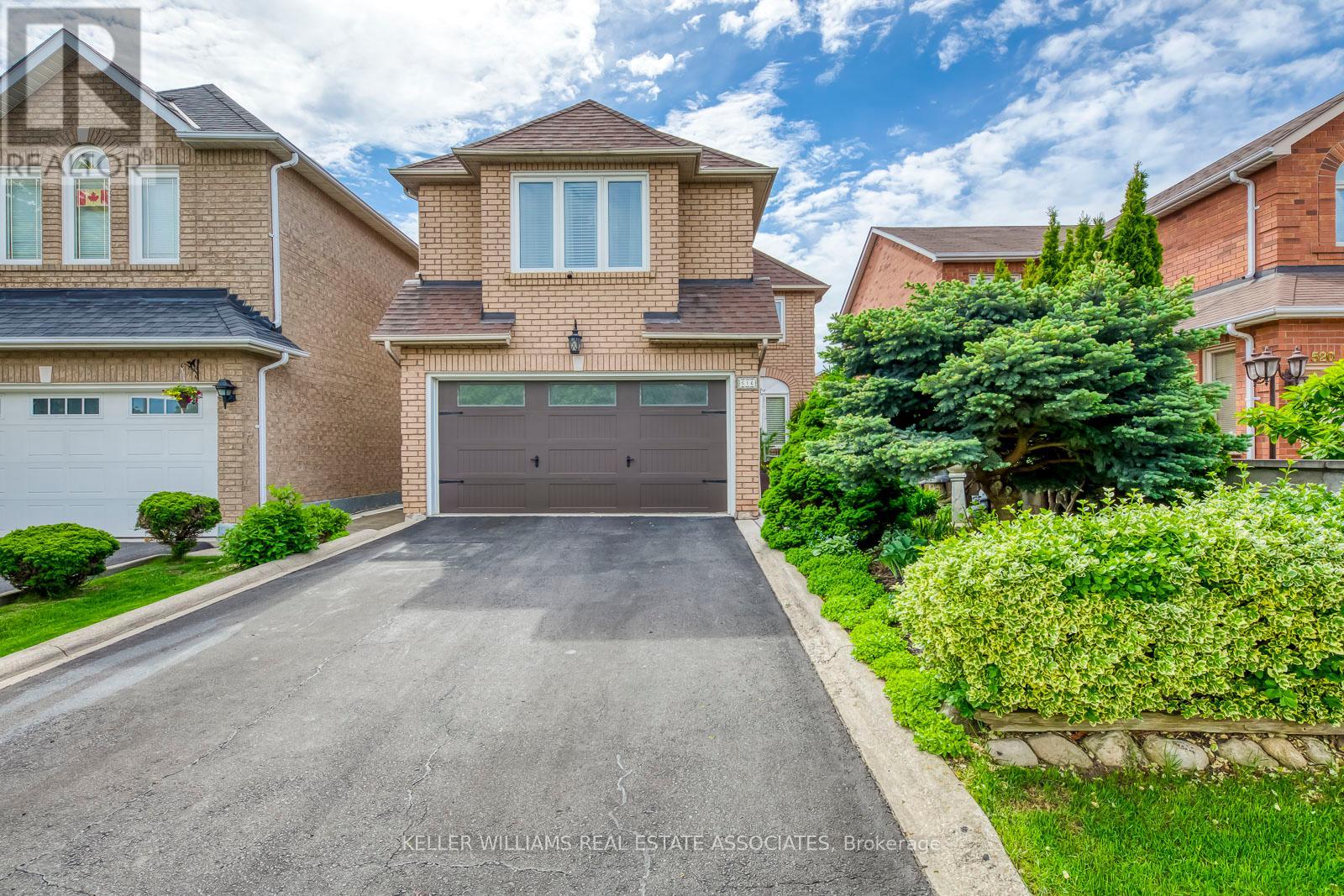 516 RAVENSTONE COURT, Mississauga, Ontario