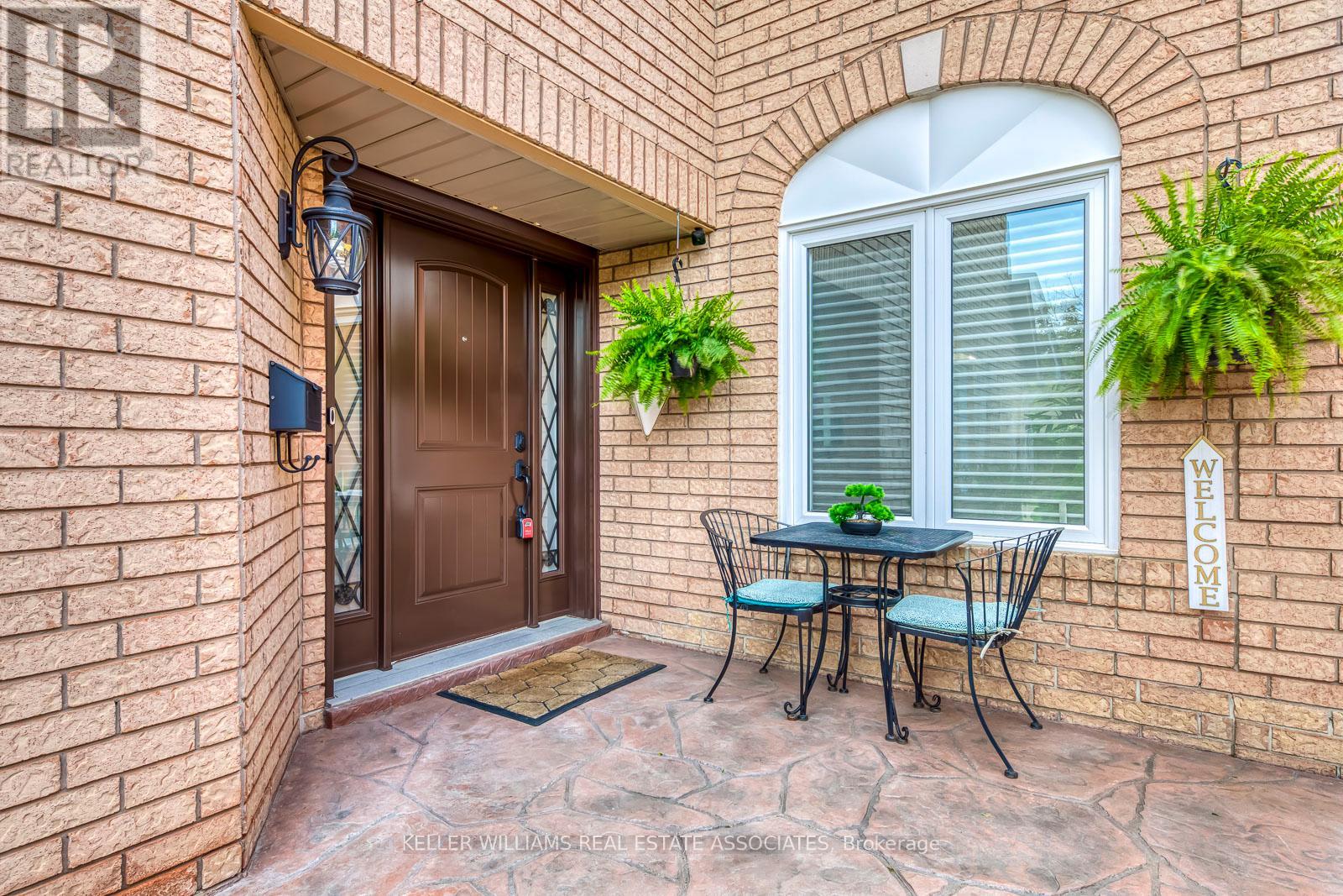 Property at 516 RAVENSTONE COURT image 3